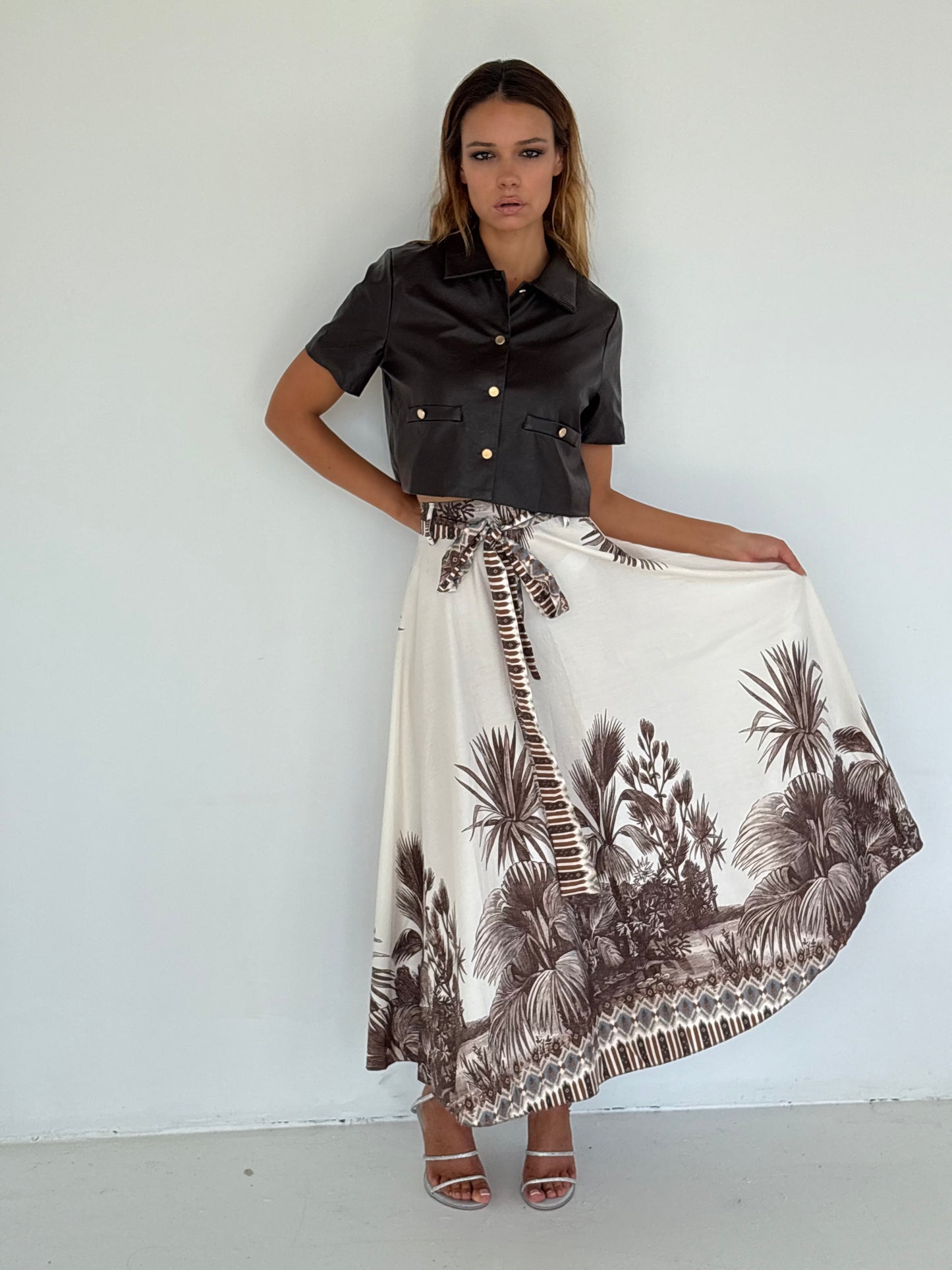 Jupe florale marron