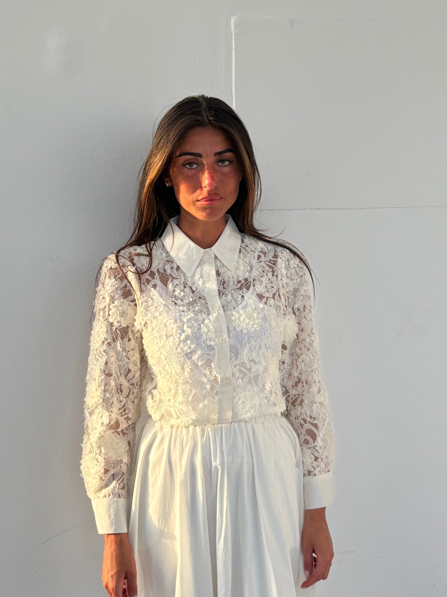 Chemise fleurie en dentelle