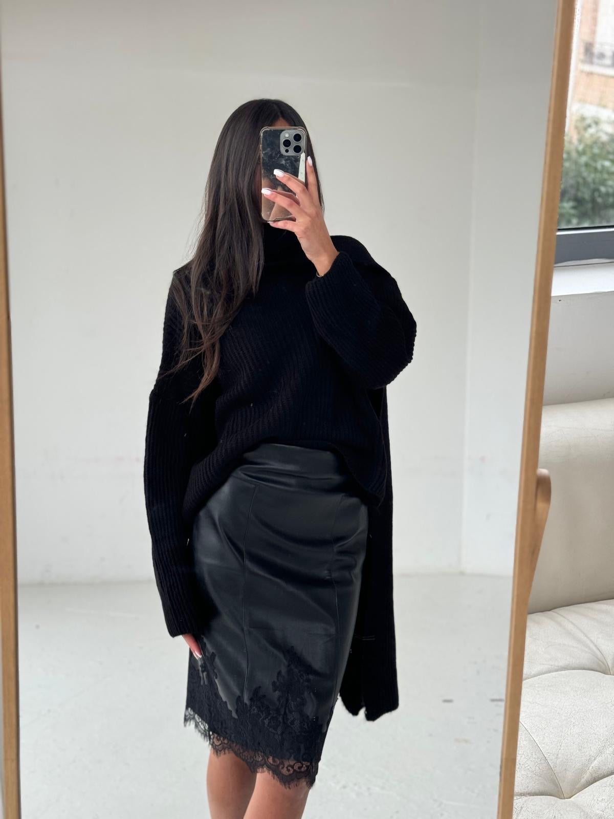 Pull à écharpe noire