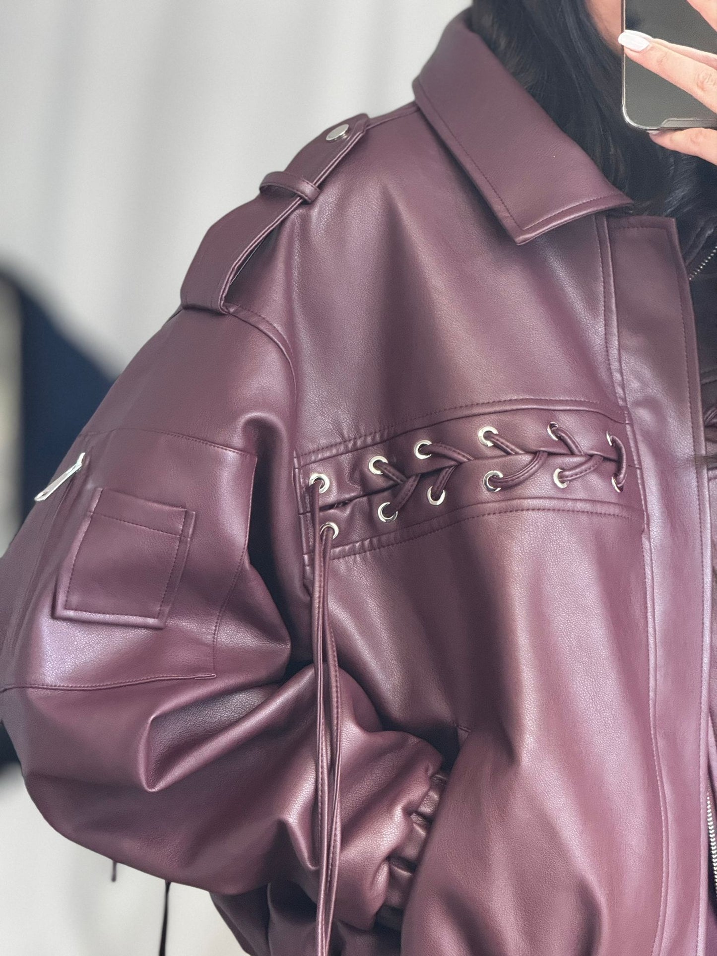Veste bordeaux lacérée