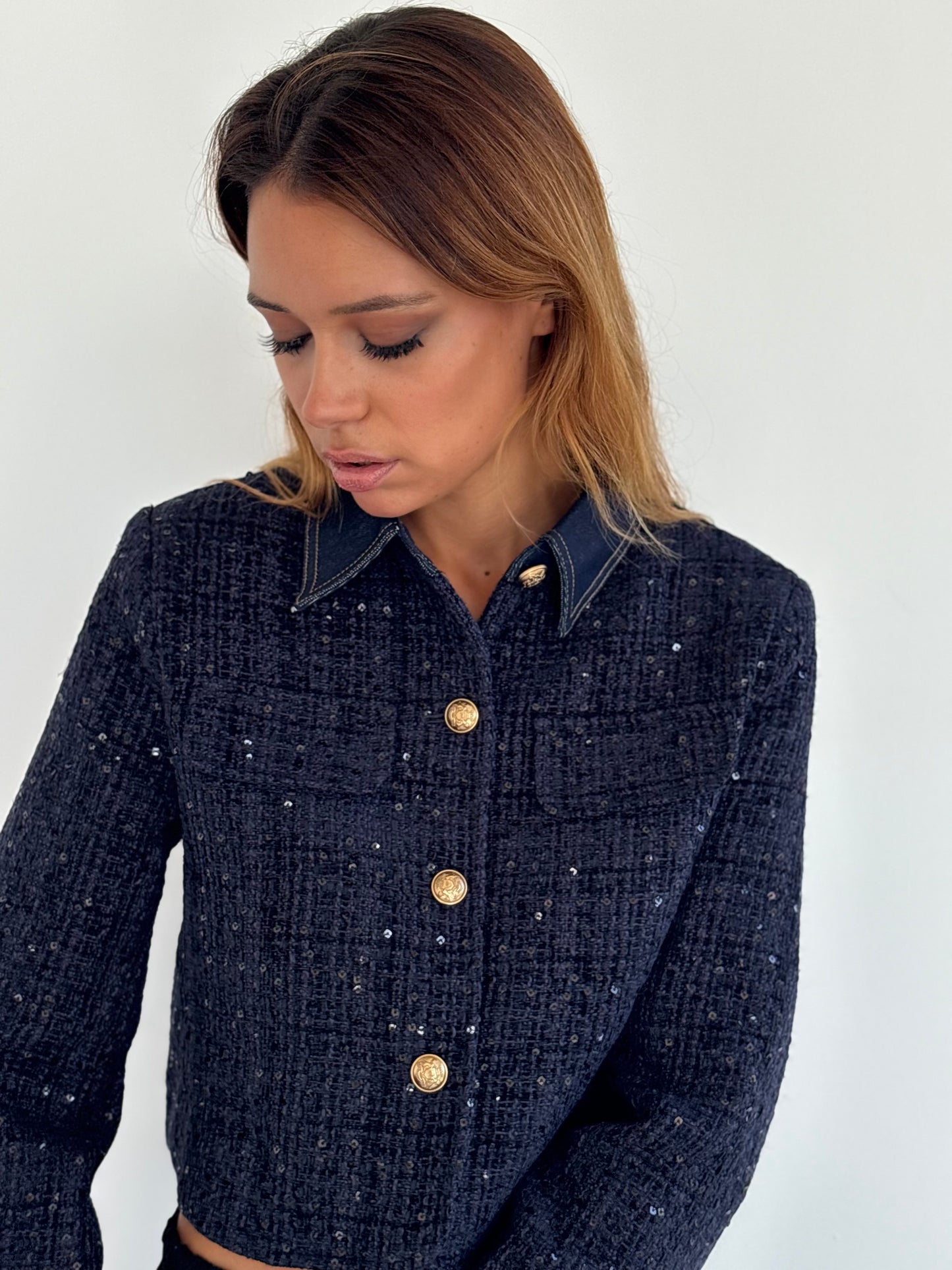 Veste en tweed pailletée à col en jean