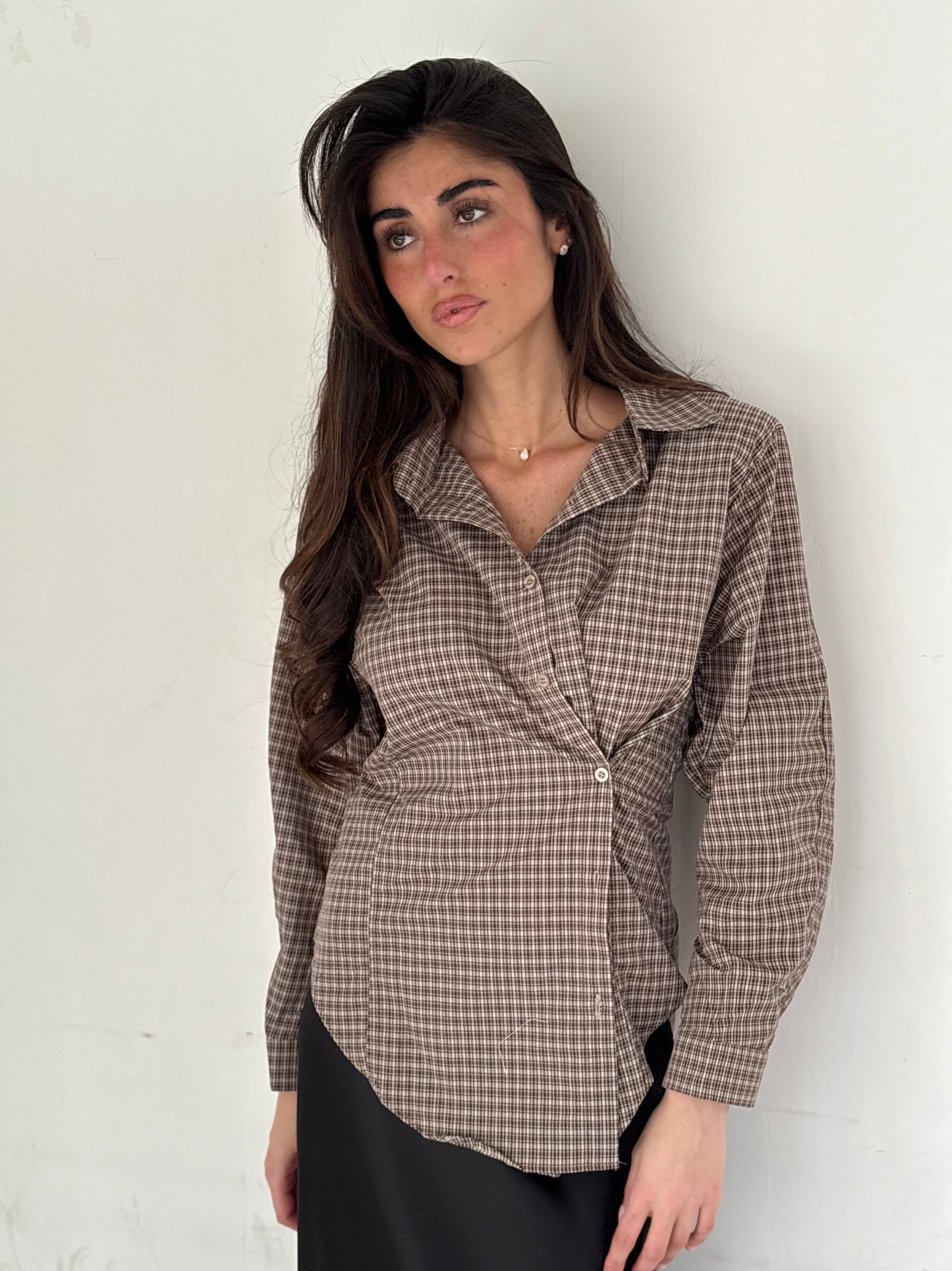 Chemise cintrée à bouton