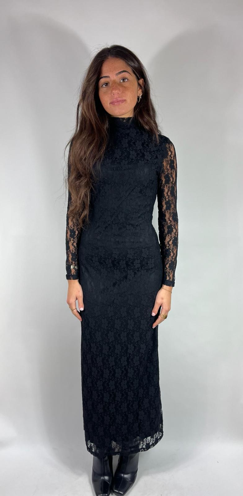 Robe longue en dentelle