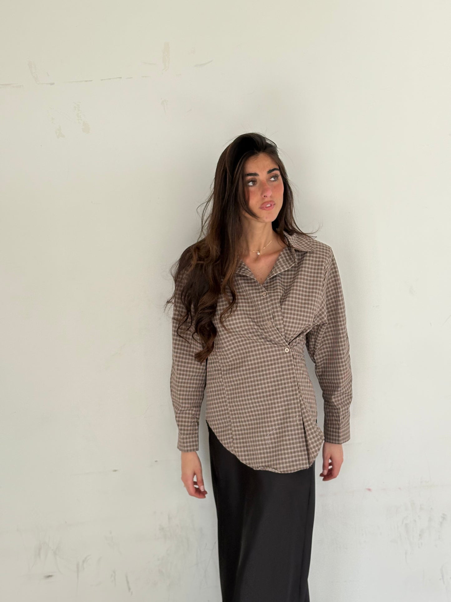 Chemise cintrée à bouton