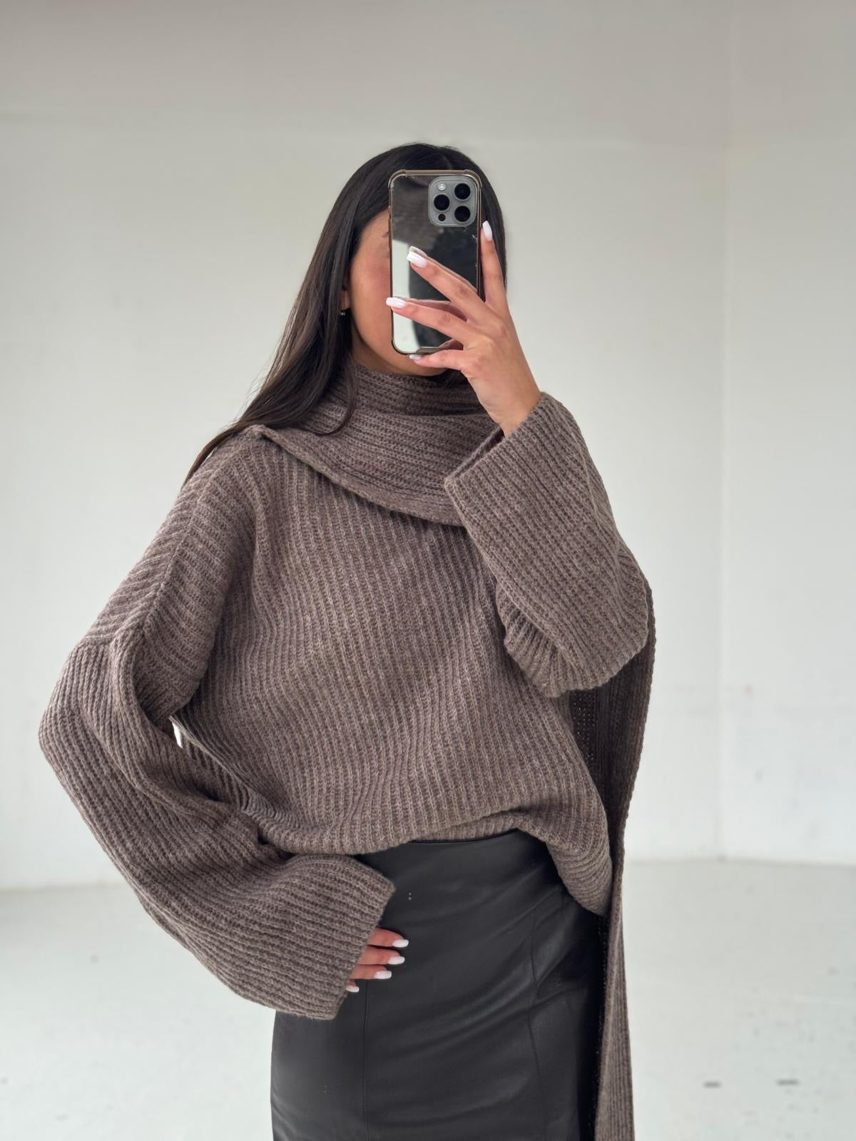 Pull a écharpe taupe